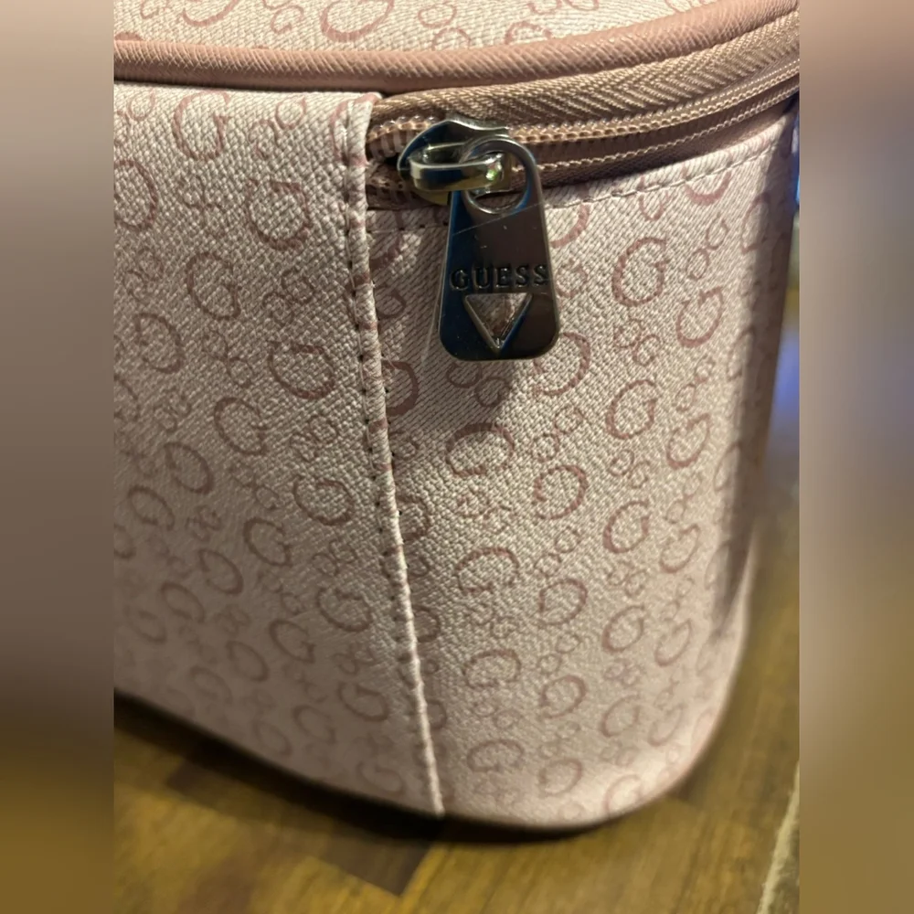 GUESS - Junction Travel Bag NEW! - Picture 8 of 17